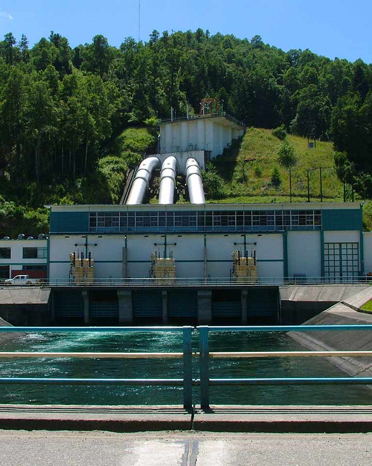 Micro turbine idroelettriche che convertono la pressione dell'acqua in  energia