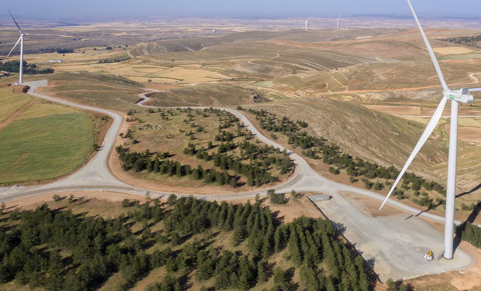 Panoramica su pale eoliche